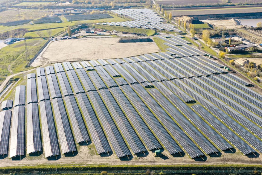 On the picture you can see the photovoltaic modules of the Austria’s open-air photovoltaic plant in Schönkirchen-Reyersdorf from above.
