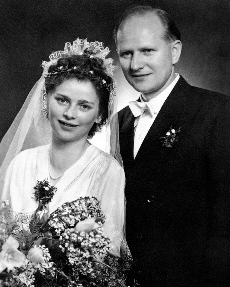 Das Bild zeigt das Hochzeitsfoto von Ursula Ida und Oskar Lapp.