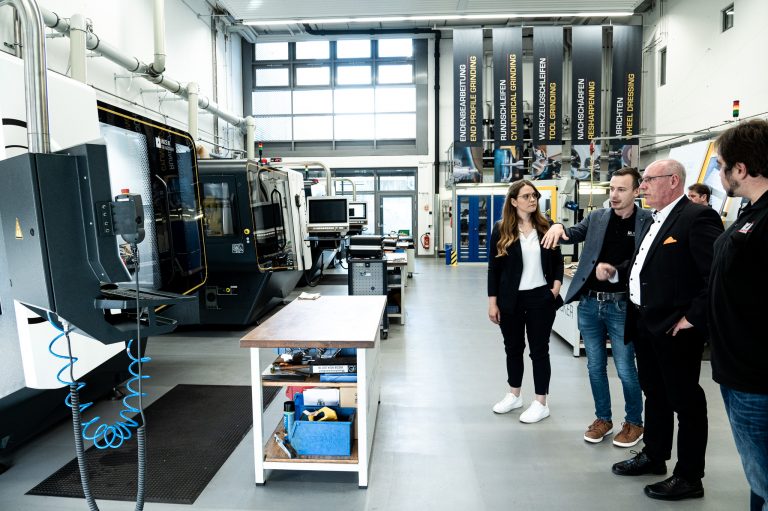 Working closely together, Ulmer and LAPP reduced the number of variants in their servo assemblies and improved procurement and production processes.
